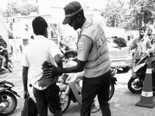 މާރާމާރީތައް ސުކޫލުގެ ހަތަރު ފާރުގެ ތެރެޔަށް: ނުރައްކަލުގެ ވަރުގަދަ ސިގްނަލެއް