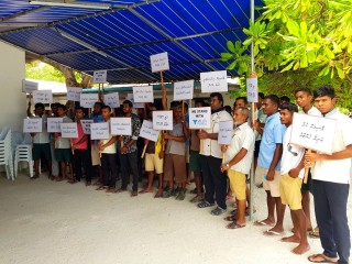 ވިލާ ހޮޓެލްސްގެ މުވައްޒަފުންތަކެއް