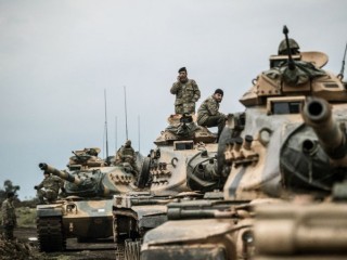 ތުރުކީގެ އަސްކަރިއްޔާގެ ފައުޖެއް ސީރިއާ އަދި ތުރުކީ ގުޅޭ ސަރަހައްދީ ރޮނގު ކައިރީގައި ހަރަކާތްތެރި ވަނީ