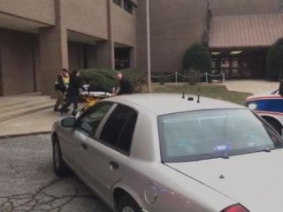 ކެންޓަކީގެ ސްކޫލެއްގައި ބަޑިޖަހައި ދެ ކުއްޖަކު މަރާލައިފި