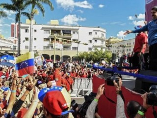 ވެނެޒުއޭލާގައި އަވަސް އިންތިޚާބަކަށް ގޮވާލައިފި