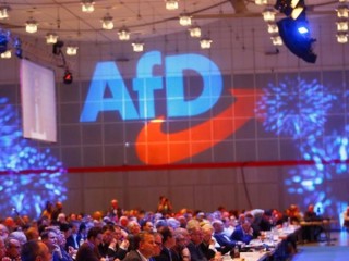 ޖަރމަނީގެ މުސްލުމުންނާއި ދެކޮޅު ޕާޓީގެ އިސް ބޭފުޅަކު އިސްލާމްވެ، ޕާޓީ ދޫކުރައްވައިފި