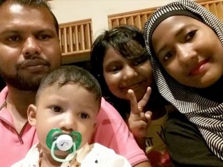 ދެ ކިޑްނީ ފެއިލްވެފައިވާ މަންމައެއް، އެދެނީ ދީލަތި އެހީތެރިކަމަށް