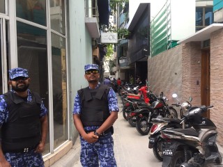 އެންދެރިގަސްގެ ޑްރައިވަރު ހައްޔަރުކޮށް، ވަކީލެއްގެ އެހީތެރިކަމުން މަހުރޫމްކޮށްފައިވަނީ ވަކި ގޮތަކަށް ބަޔާންތައް ހޯދުމަށް: ވަކީލް