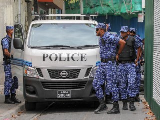 މަގުމަތީގައި ފުލުހުންތަކެއް ހަރަކާތްތެރިވަނީ