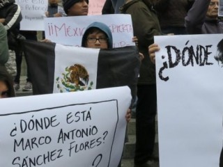 ފުލުހުން ހައްޔަރުކުރި ދަރިވަރަކު ގެއްލިގެން މެކްސިކޯގައި މުޒާހަރާކޮށްފި