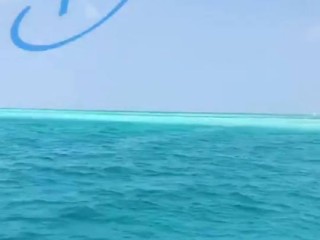 ޕަރިނީތީ ޗޮޕްރާ އިންސްޓްގްރާމަށް ލާފައިވާ ސްޓޯރީގެ ސްކްރީން ޝޮޓެއް