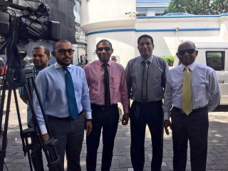 ކުއްލި ނުރައްކަލުގެ ހާލަތު ބަލައި ނުގަންނަ ކަމަށް ބުނެ އިދިކޮޅު މެމްބަރުން މަޖިލީހަށް ޕެޓިޝަނެއް ހުށަހަޅައިފި