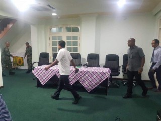 ރައީސް ޔާމިން ބަންޑާރަ ކޮށީގައި އުޅުއްވާ ފޮޓޯ