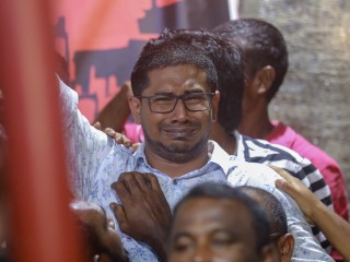 މެންބަރުންގެ ގޮނޑި ނުގެއްލޭ ކަމަށާއި ސިޔާސީ ފަރާތްތައް ދޫކޮށްލަން ސުޕްރީމް ކޯޓުން އަމުރު ނެރުނު ދުވަހު އެމްޑިޕީ ހަރުގެ ސަރަހައްދު