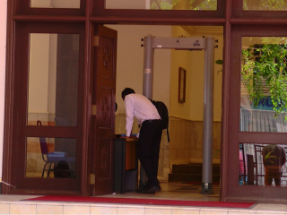 މުވައްޒަފުން ބަލައިފާސްކޮށްގެން މަޖިލީހަށް ވައްދަނީ--