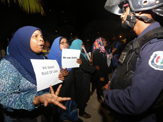 ސުޕްރީމް ކޯޓުން ފެބްރުއަރީ މަހުގެ 1 ވަނަ ދުވަހު ނެރުނު އަމުރު ތަންފީޒު ކުރުމަށް ގޮވާލާ އިދިކޮޅު ފަރާތްތަކުން އިހްތިޖާޖް ކުރަނީ