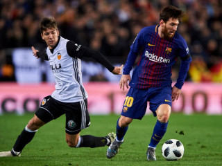 މި ސީޒަނުގެ ކުރީކޮޅު ސެވިއްޔާއާ ދެކޮޅަށް މެސީ ކުޅެނީ