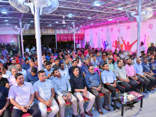 ސަރުކާރު އަދިވެސް ހަމަ އިސްކޮޅަށް ނުތެދުވެވި، ކުޑަކަކޫ މައްޗަށް ތިރިވެ!