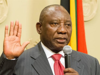 ދެކުނު އެފްރިކާގެ އާ ރައީސް ސިރިލް ރަމަޕޯސާ، ވެރިކަމުގެ ހުވާ ކުރައްވައިފި