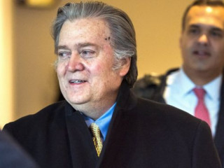 އެމެރިކާގައި 2016 ވަނަ އަހަރު ބޭއްވި ރިޔާސީ އިންތިޚާބު ކާމިޔާބު ކުރެއްވި ޑޮނަލްޑް ޓްރަމްޕްގެ ރިޔާސީ ކެމްޕެއިންގެ ޗެއަރމަން ސްޓީވް ބެނަން