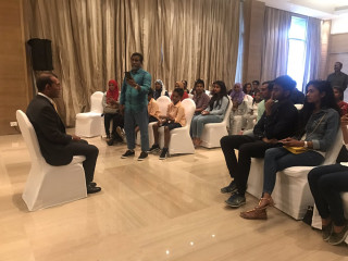 Former President Mohamed Nasheed with Maldivians living in Bengaluru