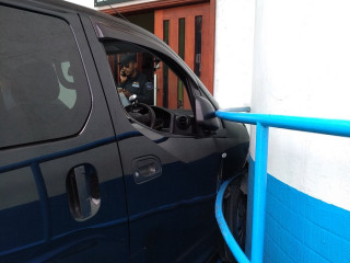 ކަރެކްޝަންސްގެ ވެހިކަލް ކްރިމިނަލް ކޯޓުގެ ދޮރަށް އަރާފައި