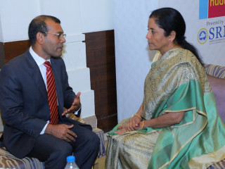 ރައީސް ނަޝީދު އިންޑިއާގެ ޑިފެންސް މިނިސްޓަރާއިއެކު