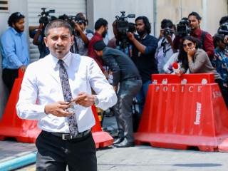 ގަލޮޅު ދެކުނު ދާއިރާގެ މެމްބަރު އަހުމަދު މަހުލޫފު - އޭނާގެ މައްޗަށް ކޮށްފައިވާ ދެ ދައުވާއެއްގެ އަޑުއެހުމެއް ބުދަ ދުވަހަށް ވަނީ ތާވަލްކޮށްފައި