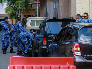 ކުއްލި ނުރައްކަލުގެ ހާލަތު އިޢުލާނުކޮށް، ރައްޔިތުންގެ މަޖިލީހުގެ ކައިރީގައި ފުލުހުން ހަރަކާތްތެރިވަނީ