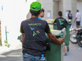 ވެމްކޯގެ މުވައްޒަފެއް ކުނި ހިފައިގެން ދަނީ