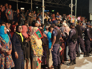 އެއްވުމުގެ ބައިވެރިން މަގު މައްޗަށް؛ ރައީސް އާއި ޝިޔާމް އަދި ނަވާޒުގެ އިސްތިއުފާއަށް ގޮވައިފި