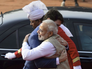 އިންޑިއާގެ ބޮޑުވަޒީރު އަދި ކެނެޑާގެ ބޮޑުވަޒީރު ސަލާމް ކުރައްވަނީ