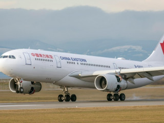 ޗައިނާ އީސްޓާންގެ މަތިންދާ ބޯޓެއް: ރާއްޖެ އަންނަ މި އެއާލައިންގެ ފްލައިޓްތަކުގެ ކްރޫން މިހާރު މަޑުކުރަނީ ކޮލަމްބޯގައި