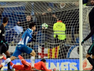 މެޗުގެ ފަހު ވަގުތުކޮޅުގެ ތެރޭގައި އެސްޕަނިޔޯލްގެ ޖެރާޑް މޮރީނޯ ރެއާލް މެޑްރިޑް ކޮޅަށް ލަނޑު ޖަހަނީ