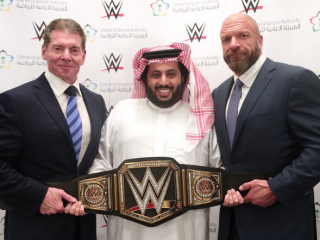 ސައުދީގައި ރެސްލިން މުބާރާތްތައް ބޭއްވުމަށް ޑަބްލިއުޑަބްލިއުއީއާ އެކު ސޮއިކޮށްފި