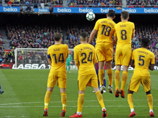 އެޓްލެޓިކޯ ކޮޅަށް މެސީ ލަނޑު ޖަހަނީ