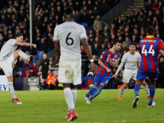 ކްރިސްޓަލް ޕެލަސް އަތުން ޔުނައިޓެޑް މޮޅު ކޮށްދިން ލަނޑު މަޓިޗް ޖަހަނީ: މިލަނޑު މަޓިޗް ޖަހާފައިވަނީ 25 ޔާޑު ބޭރުން ފޮނުވާލި ބޯޅަ އަކުން