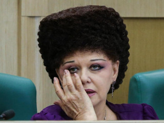 ރަޝިއާގެ ސެނެޓަރެއްގެ އިސްތަށިގަނޑަށް އެތައް ބައެއްގެ ސަމާލުކަން