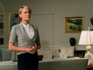 ހައުސް އޮފް ކާޑްސްގެ މައި ކެރެކްޓަރގެ ރޯލުން ފެންނަ ރޮބިން ރައިޓް