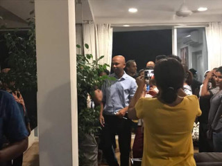 ހައްޔަރުކުރި ސާބެ ގޮވައިގެން ގޮސް އޭނާގެ ގެ ބަލައި ފާސްކޮށްފި