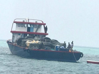 ސިގްނަލް 3 ދޯނި ވާގަލި ފަރަށް އަރާފައި