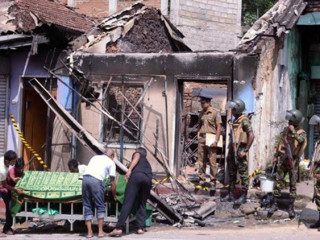 ކެންޑީގެ ހަމަނުޖެހުން: މުސްލިމުންނަށް ދިން ހަމަލާތައް އދން ކުށްވެރިކޮށްފި