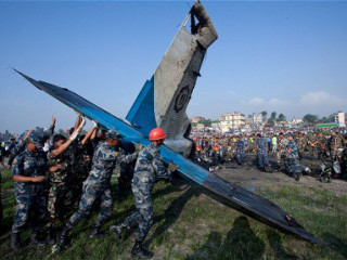 ހޯމަ ދުވަހު ހިނގި މަތިންދާ ބޯޓު ވެއްޓުނު ހާދިސާ ތަހުގީގު ކުރަމުންދާ ކަމަށް ނޭޕާލުން ބުނެފި