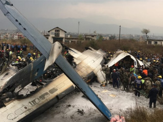 ކަތަމަންޑޫއަށް ޖައްސަނިކޮށް ރަންވޭއިން ކައްސާލި ބޯޓުން މަރުވި މީހުންގެ އަދަދު 49 އަށް