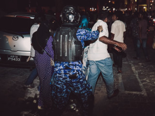 ހުކުރު ދުވަހުގެ މުޒާހަރާއިން ވަރަށް ގިނަ ބަޔަކު ހައްޔަރުކުރި