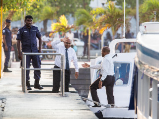 އުއްތަމަ ފަނޑިޔާރު އަބްދުﷲ ސައީދުގެ ޝަރީއަތުގެ އަޑުއެހުމަށް ފަހު ދޫނިދޫއަށް ގެންދިއުމަށް ފުލުހުންގެ ލޯންޗަށް އަރުވަނީ