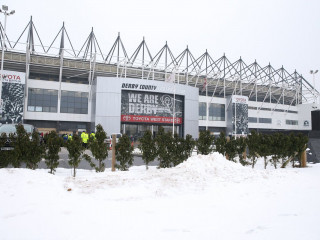 ބޯކޮށް ސްނޯ ފޭބުމުގެ ސަބަބުން އިނގިރޭސި ގިނަ ކުޅިވަރުތަކެއްގެ މެޗްތަކެއް ކެންސަލް