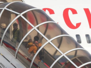 ރަޝިޔާ-އިނގިރޭސިވިލާތުގެ ކޯޅުން: 23 ޑިޕްލޮމެޓުން ލަންޑަނުން ފުރައިފި