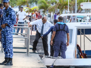 އެސްއޯއީގެ ދަށުން ހައްޔަރުކުރެވުނު އުއްތަމަ ފަނޑިޔާރު ޝަރީޢަތަށް ފަހު ދޫނިދޫއަށް އަނބުރާ ގެންދަނީ: ގިނަ ބަޔަކު އަދިވެސް ހައްޔަރުކޮށްފައިވާތީ ޙާލަތު އަދިވެސް ބަދަލުނުވާ ކަމަށް އިދިކޮޅު ފަރާތްތަކުން ބުނ