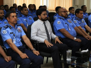 ހިޔާ މަޝްރޫއުގެ ދަށުން ފުލުހުންނަށް 300 ފްލެޓް އެޅުމަށް ވަނީ ހަމަޖެހިފައި: އަޒްލީން