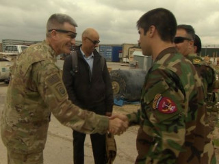 ޖެނެރަލް ނިކޮލްސަން (ވ): އޭނާގެ އަސްކަރީ ހަޔާތުގެ ބޮޑުބައި ހޭދަކުރެއްވީ އަފްޣާން އޮޕަރޭޝަންގައި