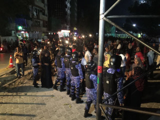 ގުޅިފައިވާ ސިޔާސީ ޕާޓީތަކުން ބޭއްވި އެއްވުން ރޫޅާލަން ފުލުހުން މަސައްކަތް ކުރަނީ