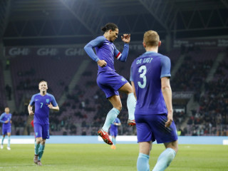 ނެދަލޭންޑްސްގެ ވެންޑައިކް ލަނޑު ޖެހުމަށް ފަހު އުފާ ފާޅުކުރަނީ