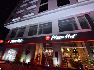 ރާއްޖޭގައި ޕިއްޒާހަޓްގެ އައުޓްލެޓެއް މާލޭގައި ހުޅުވައިފި